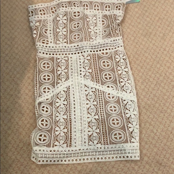 NWT gorgeous white dresses - Picture 2 of 3
